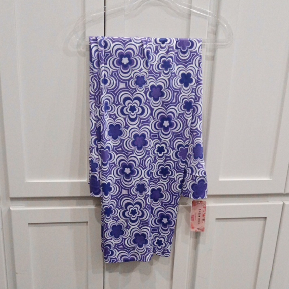 SHEIN Mod Retro Purple and White Patterned Fabric